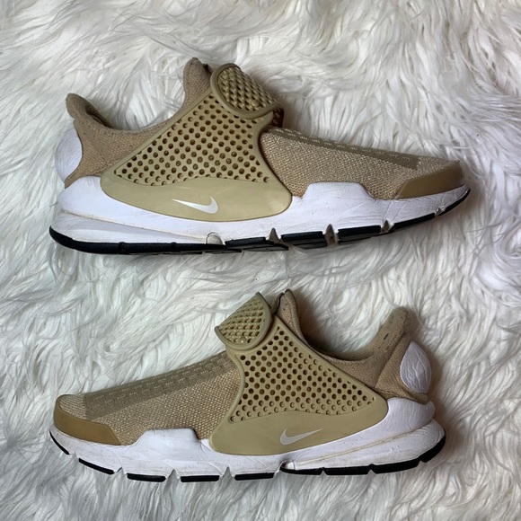 nike sock dart beige